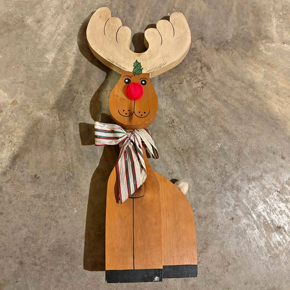 Vintage Reindeer Holiday Decor