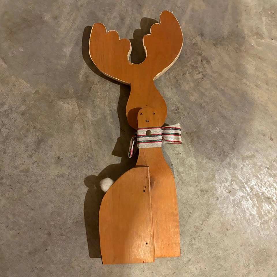 Vintage Reindeer Holiday Decor - photo 2