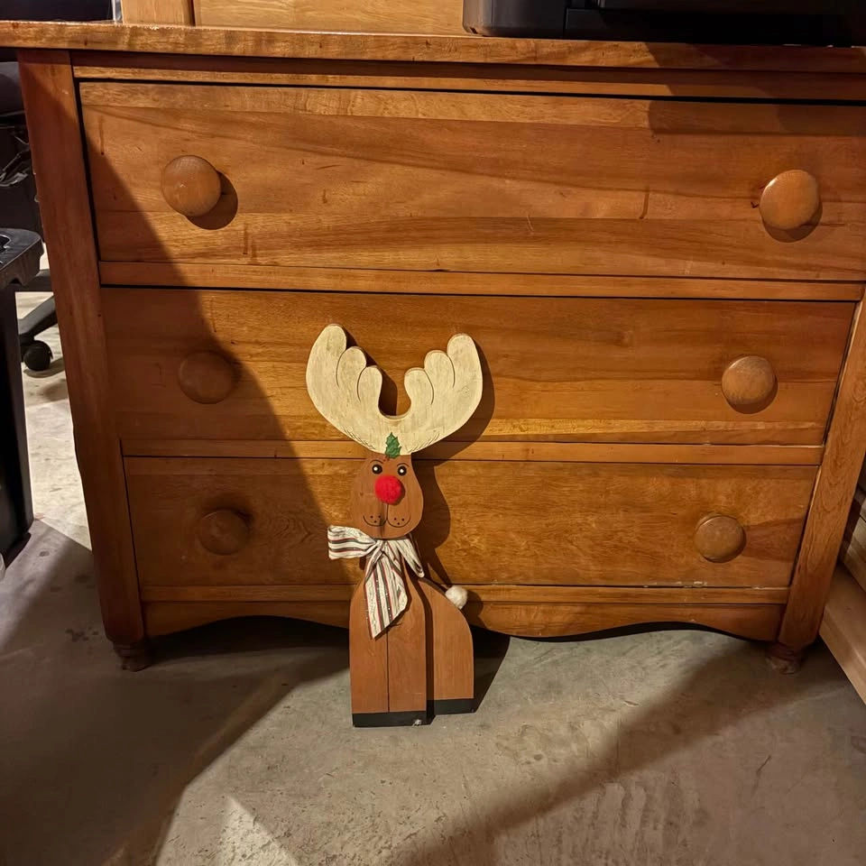 Vintage Reindeer Holiday Decor - photo 3
