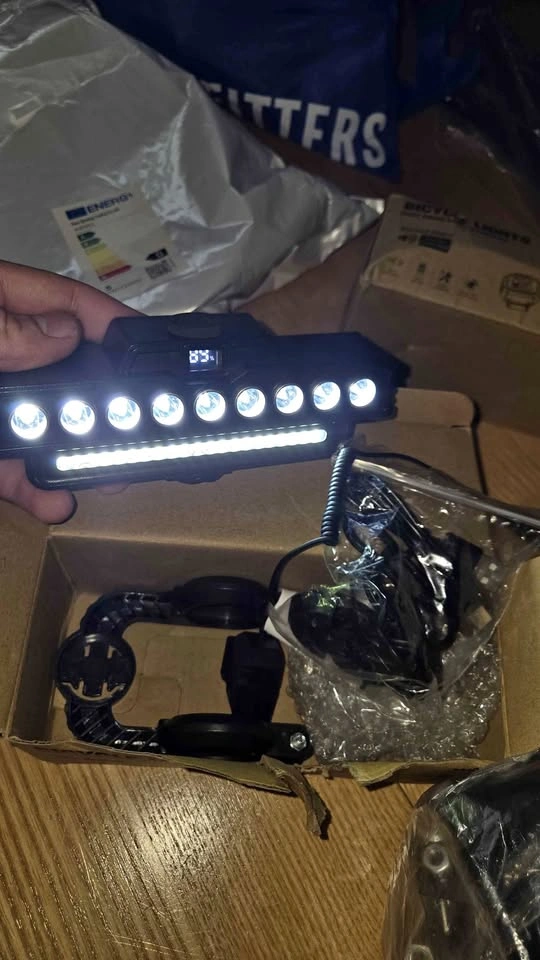 Shiziwangri Bicycle Light + Remote Horn Combo (W999)