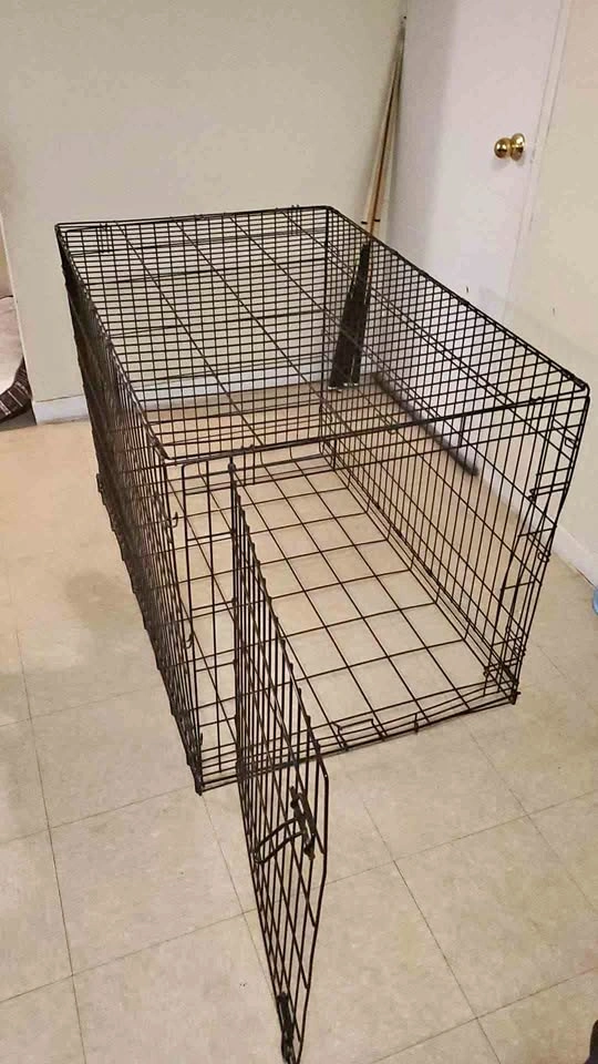 Dog cage for sale
