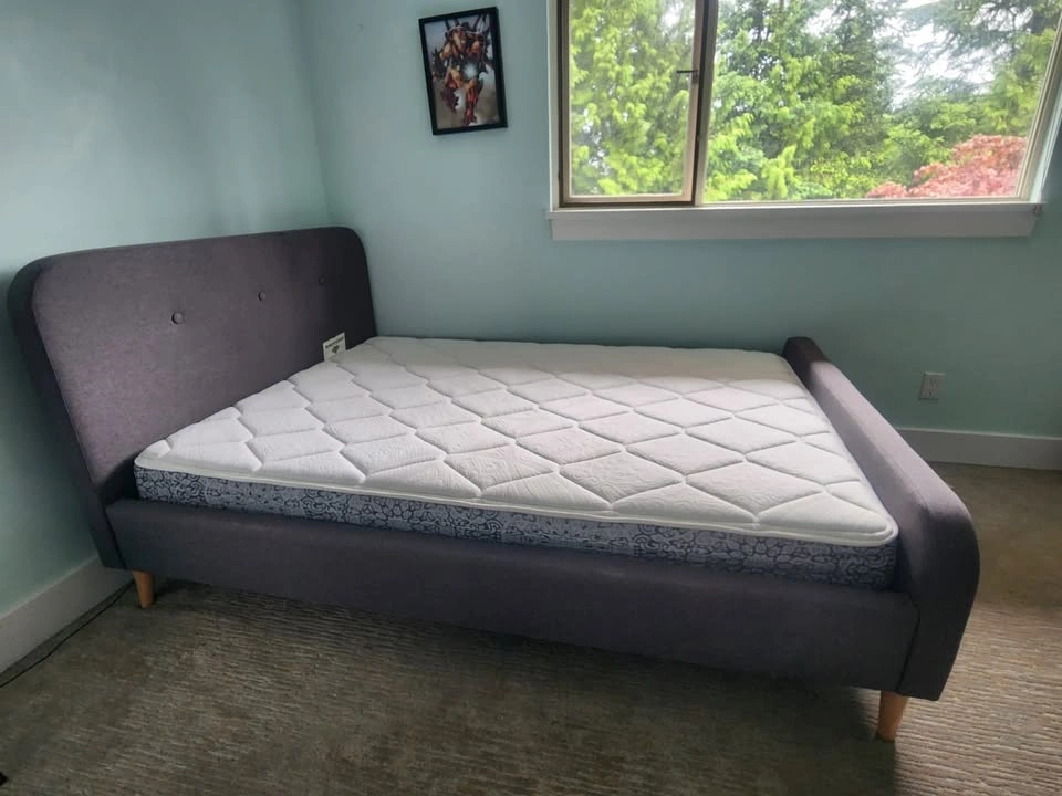 Kingsdown Mattress and Upholstered Platform Bed Frame - photo 4