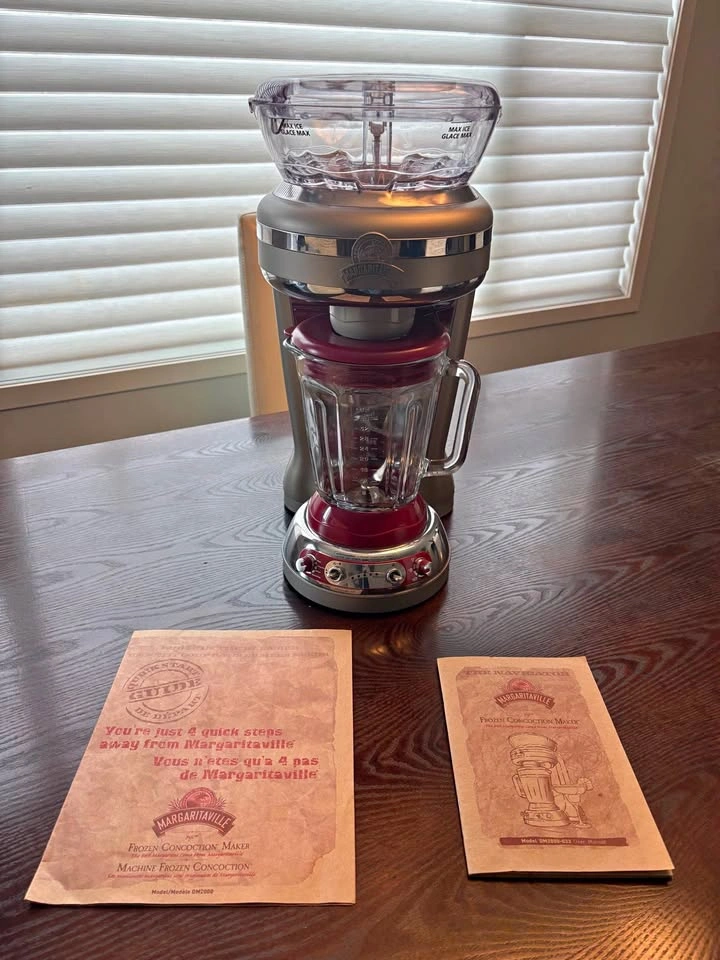 Margaritaville Fiji Premium Frozen Concoction Maker