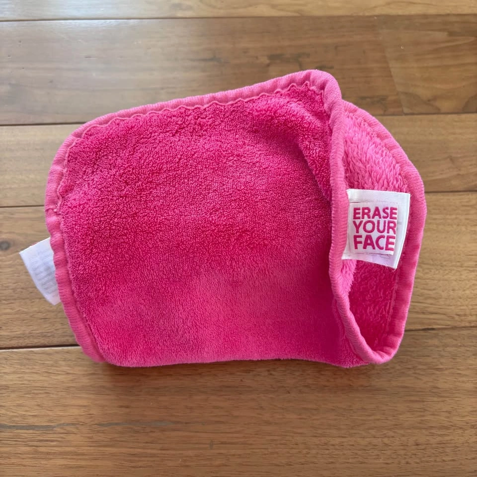 Five Erase Your Face Makeup Remover Cloths - photo 3