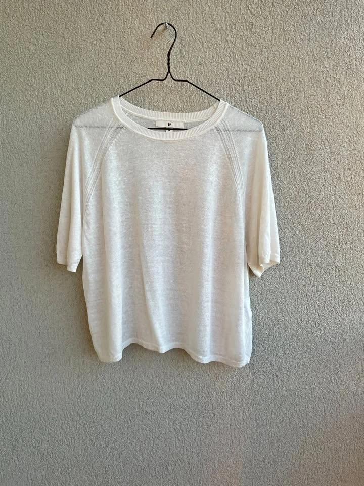 Banana Republic White Linen Rayon Knit Top (M-L)