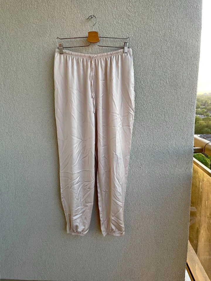 Size L Uniqlo Cream Satin Lounge Pants