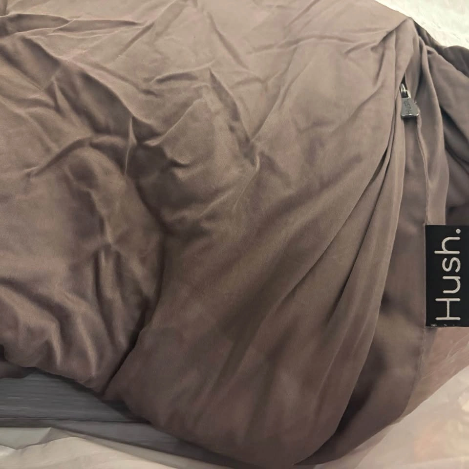 Hush Iced 2.0 35lb King Weighted Blanket - photo 2
