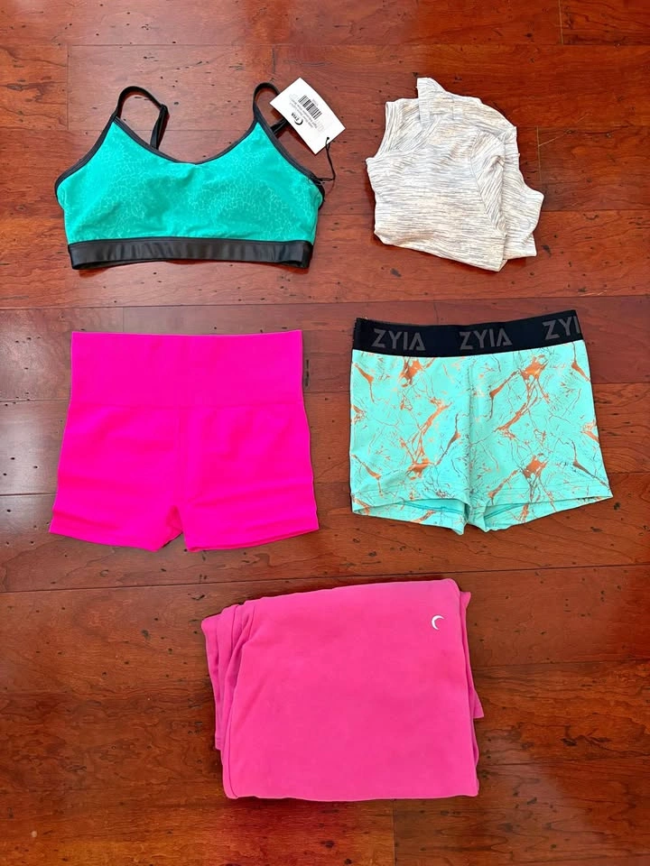 Women's Zyia Active Clothing Bundle