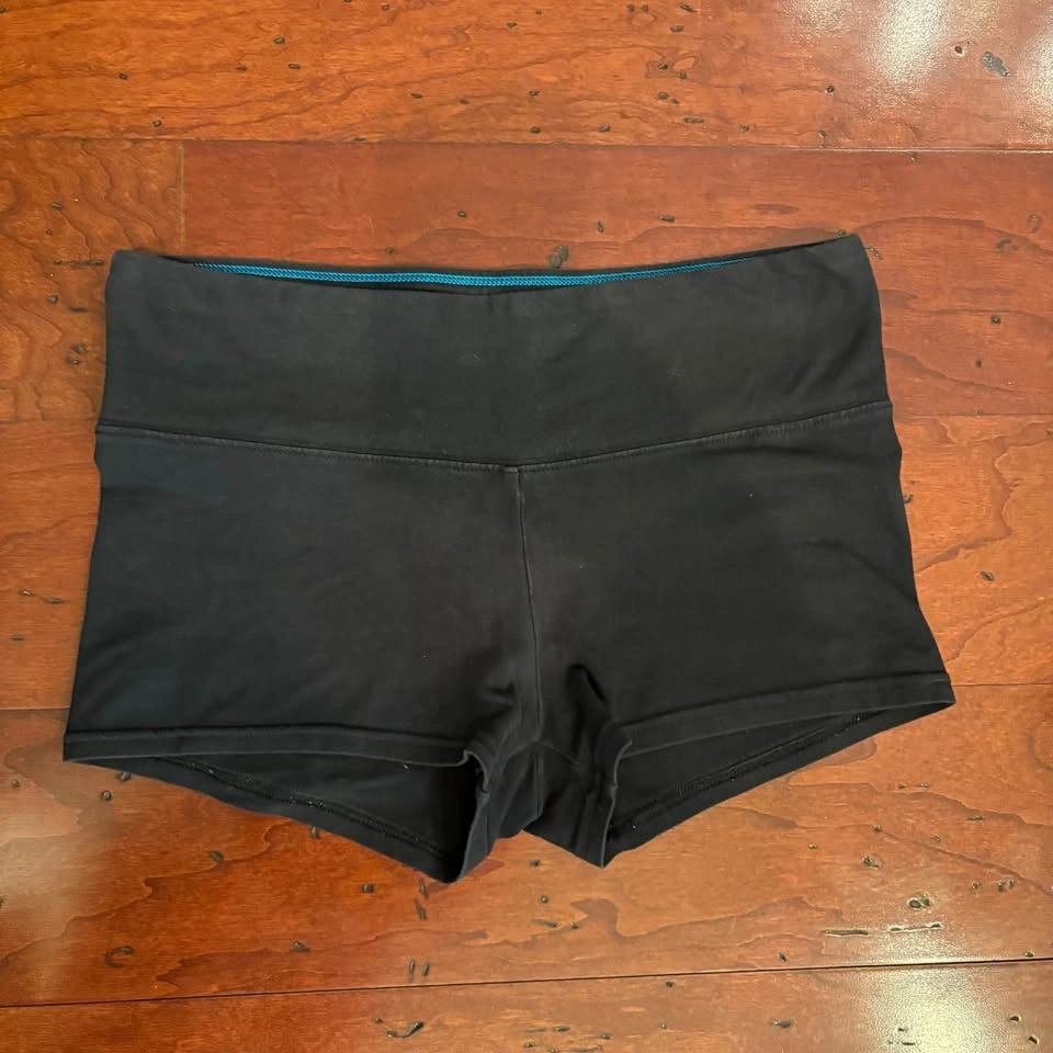TNA Yoga Shorts - photo 2