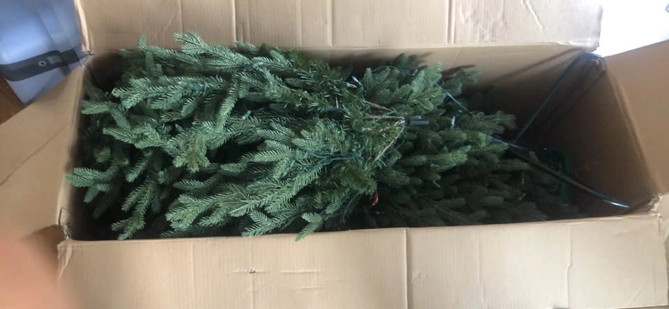 7'5" Appalachian Pine LED Christmas Tree with ornaments MEGA DEA - photo 3