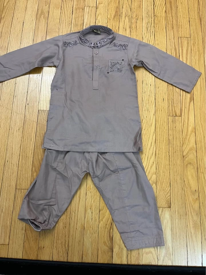Shalwar Kameez Clothes 2-3 years donation - photo 2