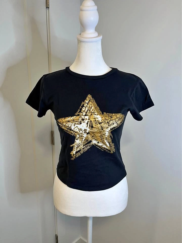 FOREVER 21 Black Gold Star Tee-Shirt
