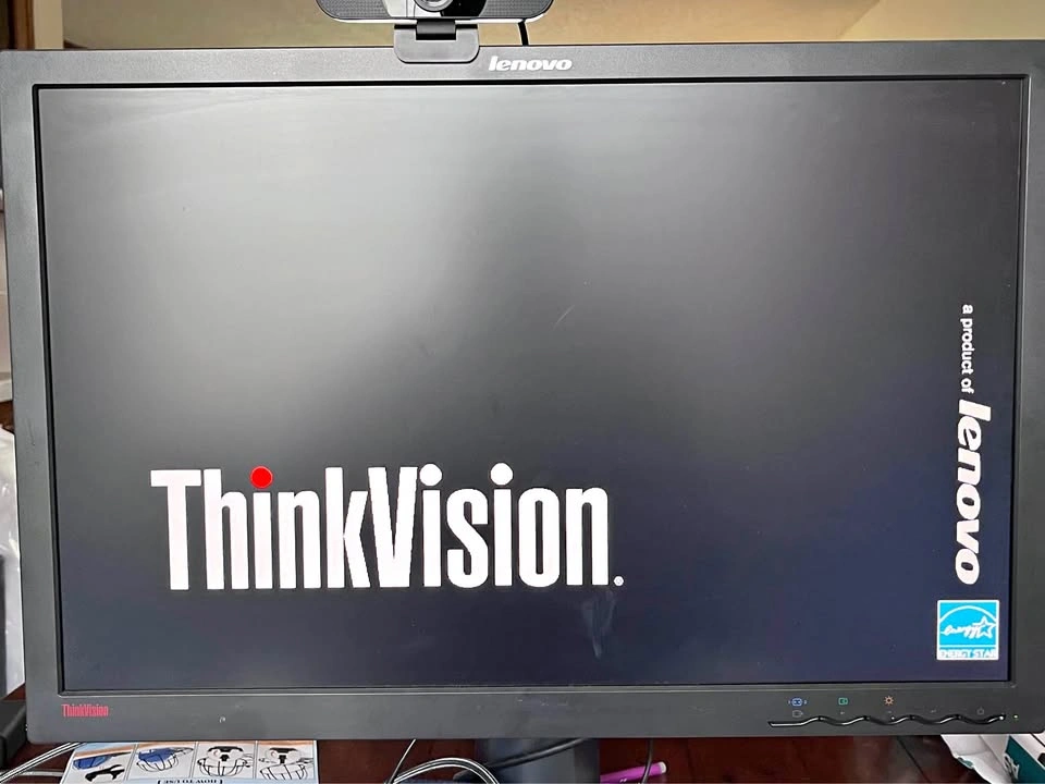 Lenovo ThinkVision 24” IPS Monitor LT2452p w/ DVI Cable