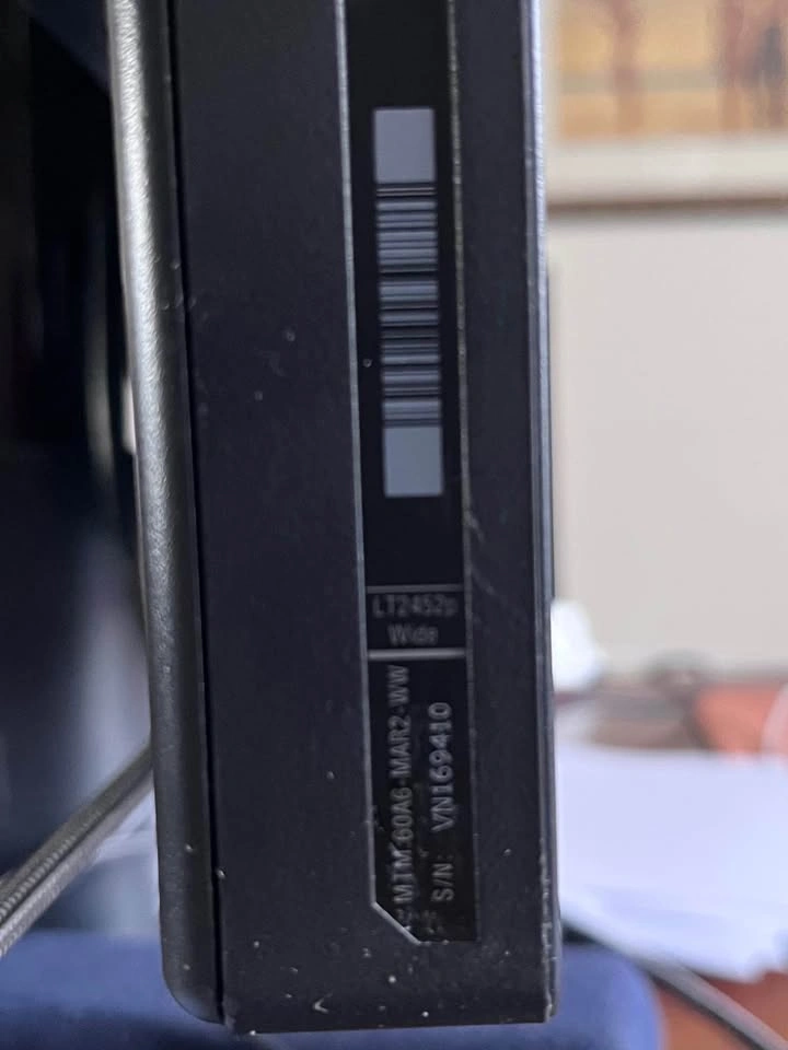 Lenovo ThinkVision 24” IPS Monitor LT2452p w/ DVI Cable - photo 3