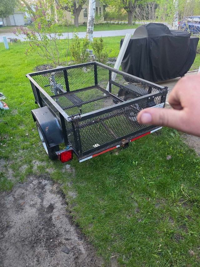 Small Utility Trailer - photo 2