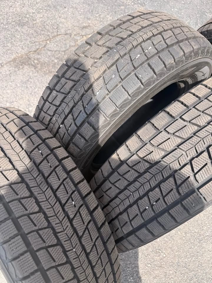 Dunlop Winter Maxx SJ8 Tires 235/65R17 4 tires - photo 2