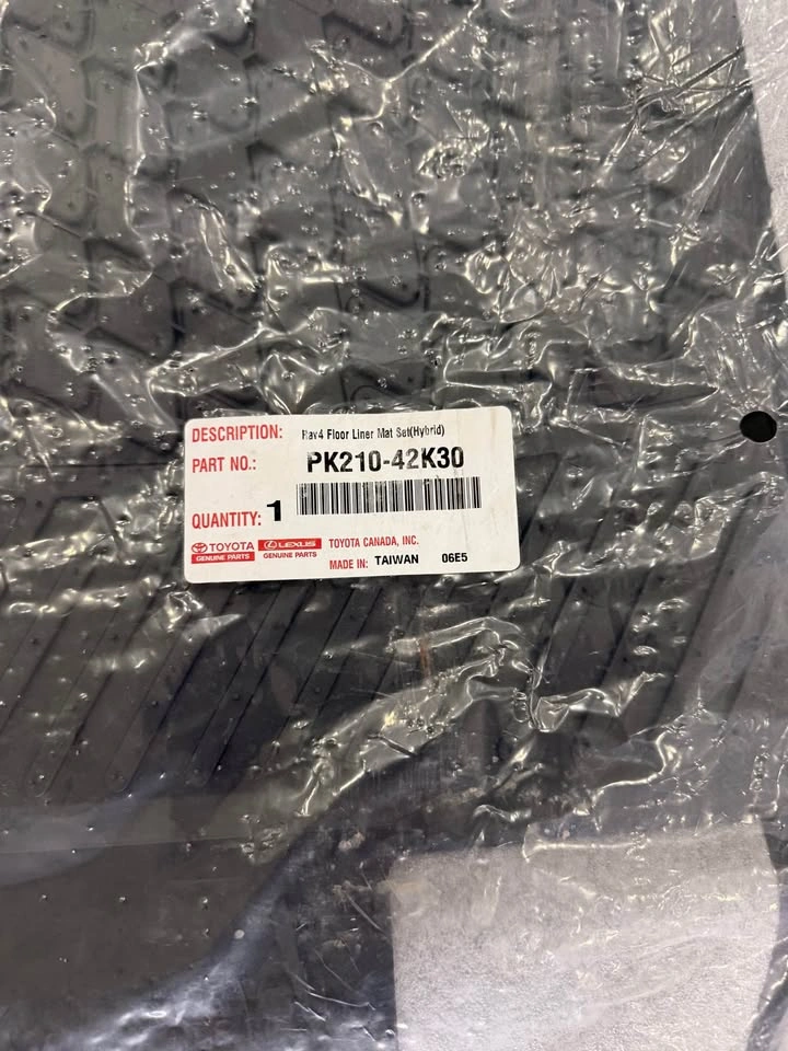 Toyota RAV4 Hybrid Floor Mats - Brand New - photo 2
