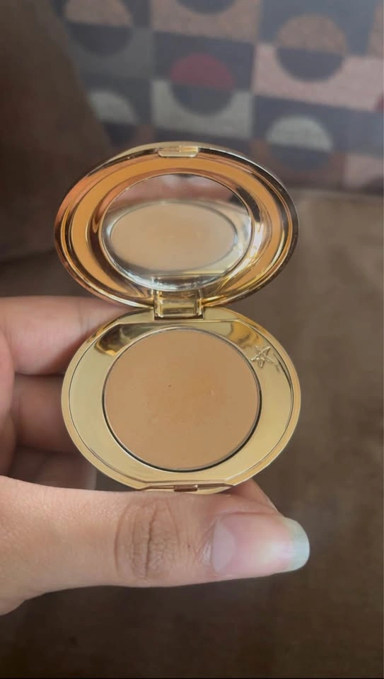 Mini Charlotte Tilbury Airbrush Powder in 3 Tan - photo 3