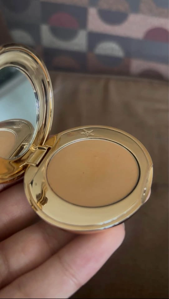 Mini Charlotte Tilbury Airbrush Powder in 3 Tan - photo 5