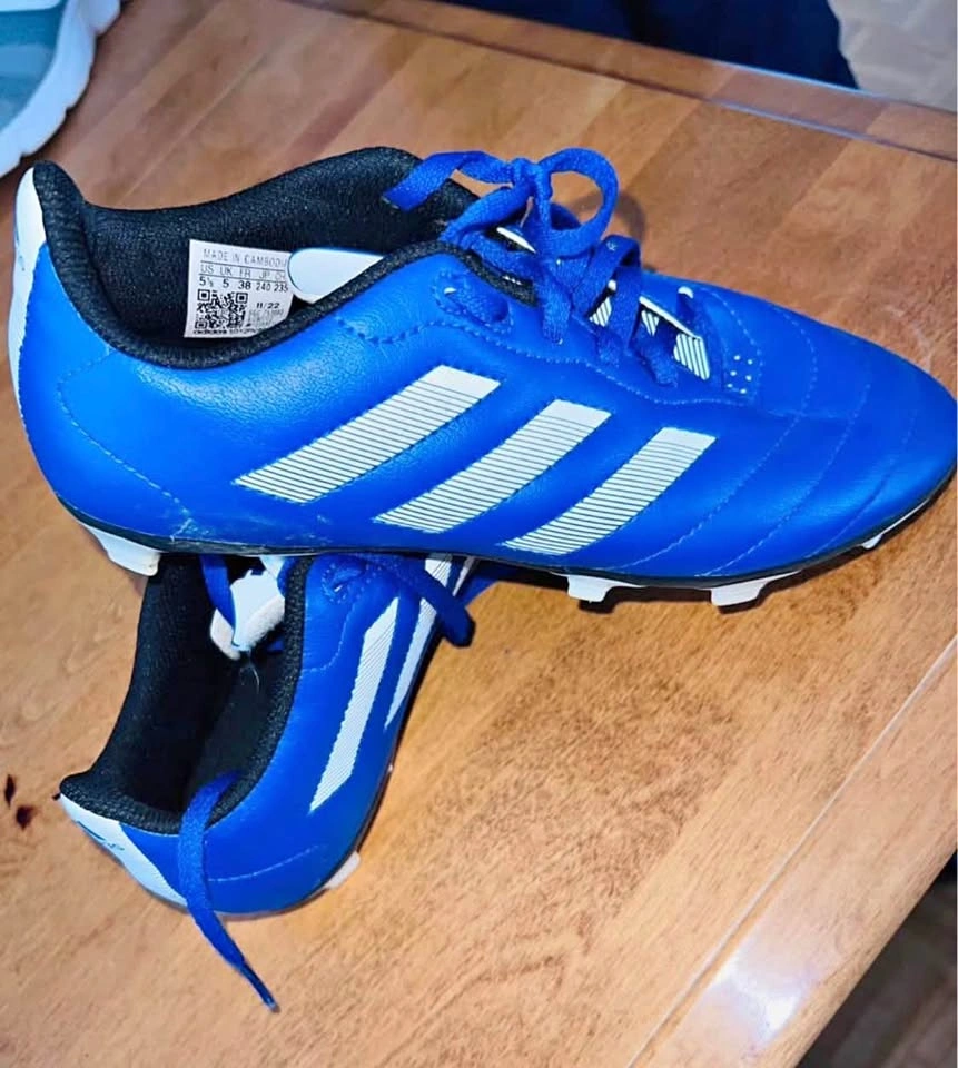 Unisex Adidas Baseball Shoes (Size US 5)