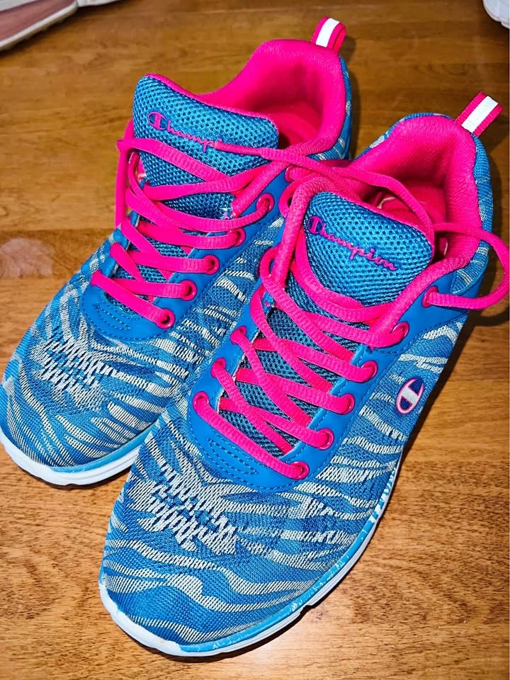 Women’s US 7 – Champion Memory Foam Sneakers
