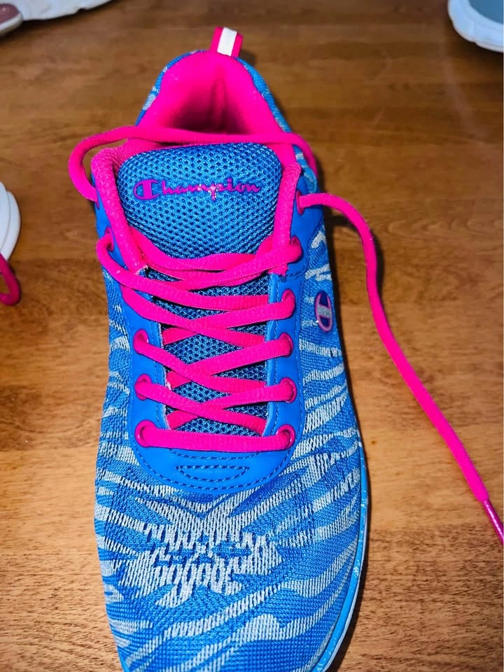 Women’s US 7 – Champion Memory Foam Sneakers - photo 2