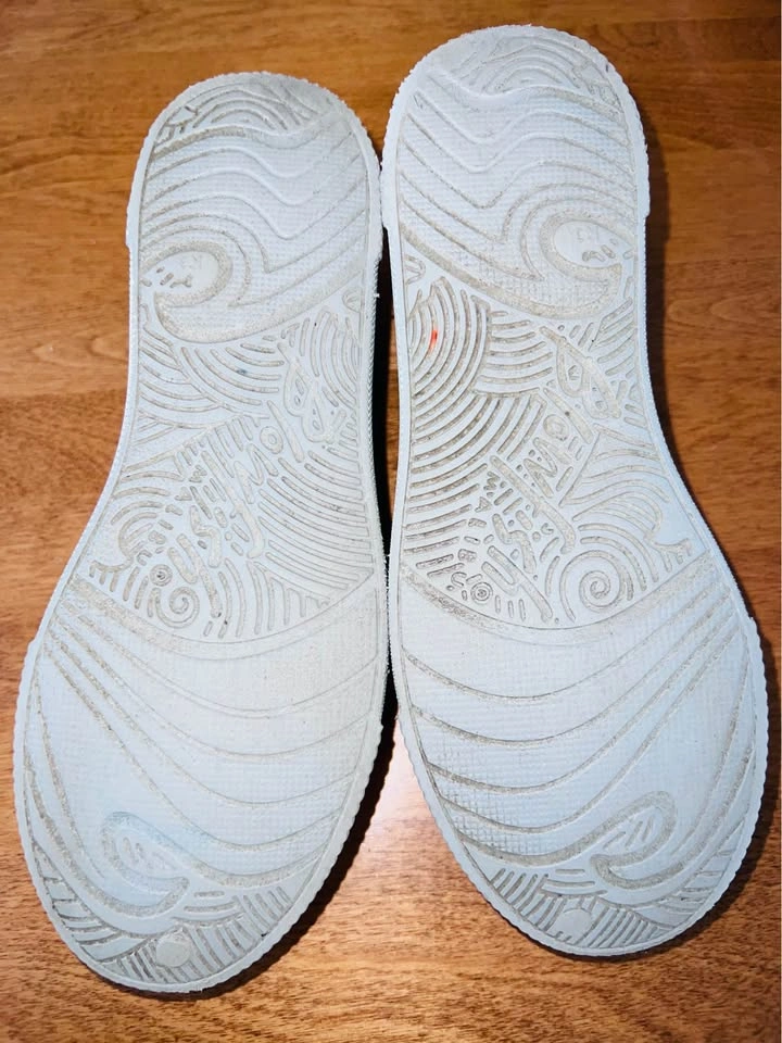 Kids Girls Blowfish Malibu Water Shoes Size K3 Silver Metallic - photo 4