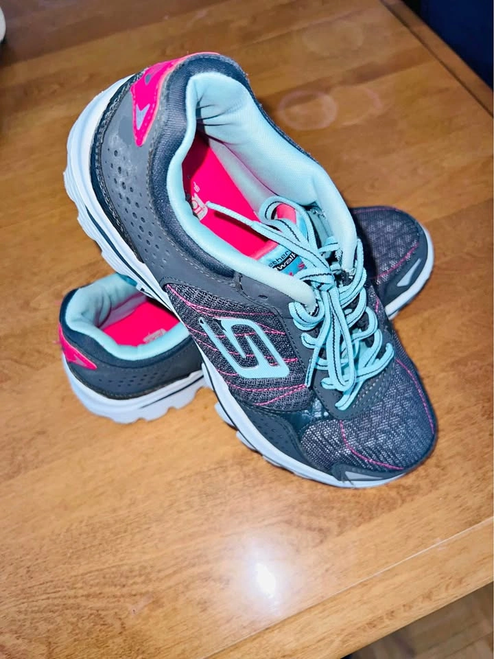 Women’s US 4 Skechers Go Walk Flash Shoes SN 13960
