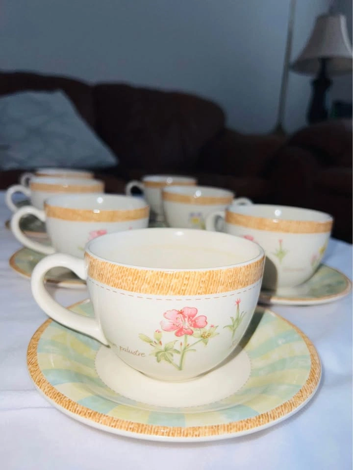 Vintage Viola Tricolor Botanical Cup & Saucer Set - photo 2