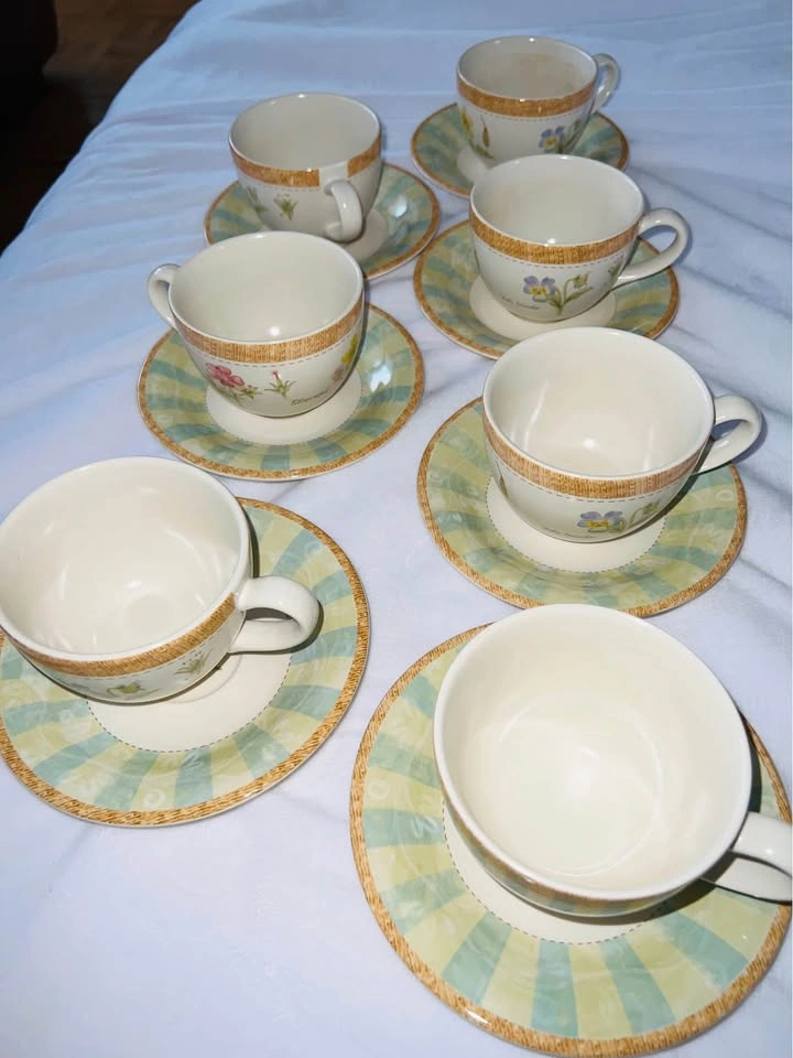 Vintage Viola Tricolor Botanical Cup & Saucer Set - photo 3