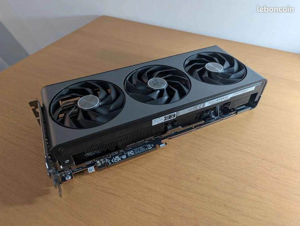 Sapphire Nitro+ Rx 7700xt - photo 4
