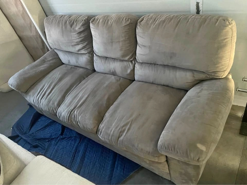 Couch (delivery)