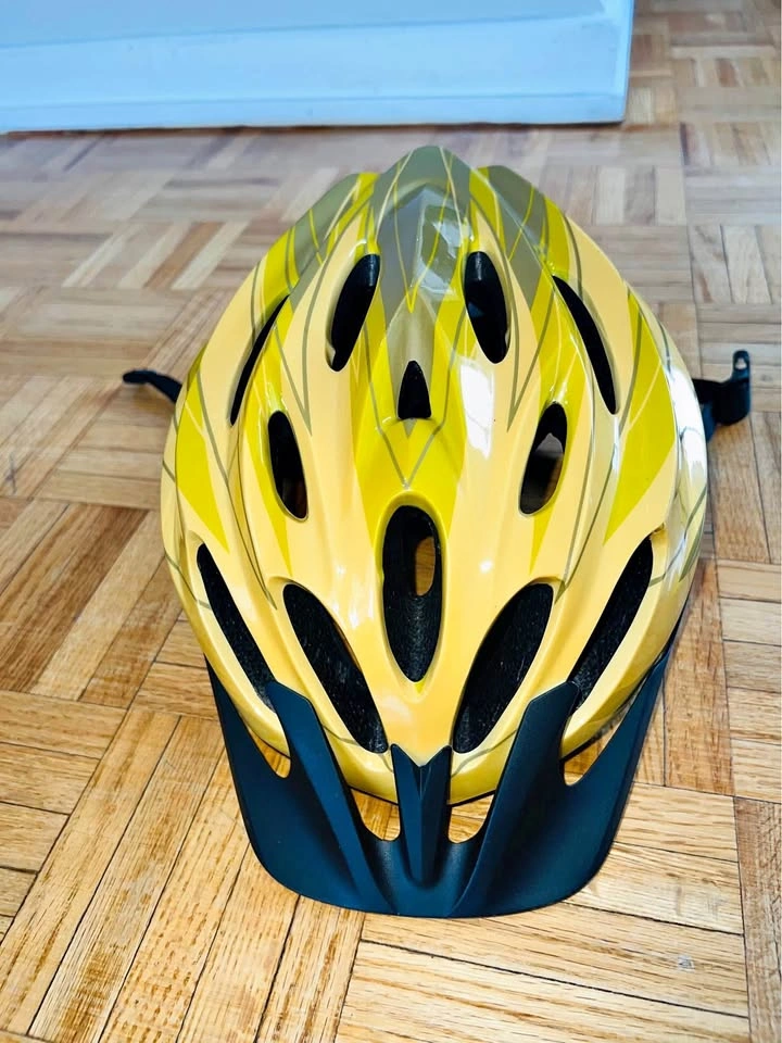 Bike/Scooter Safety Helmet (Like New)