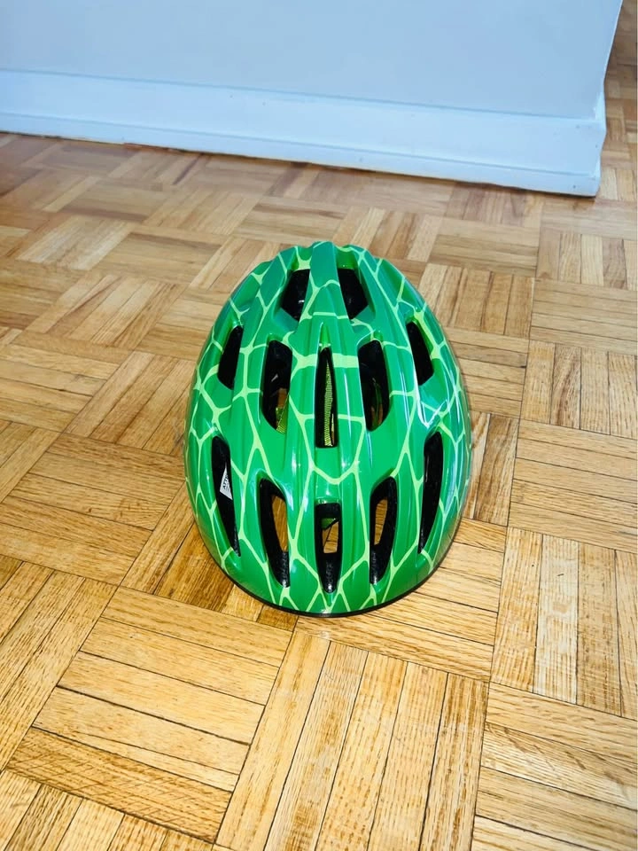 Bike/Scooter Safety Helmet (Like New) - photo 2