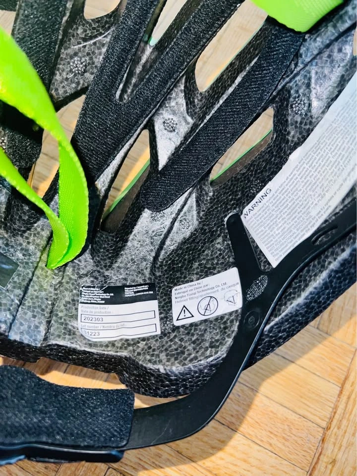 Bike/Scooter Safety Helmet (Like New) - photo 5