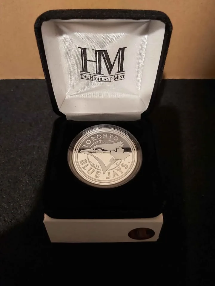Toronto Blue Jays- ( Limited Edition) 39mm Coin image indicator(5)