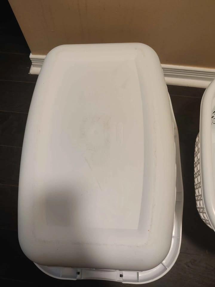 Two used good condition laundry baskets - photo 3