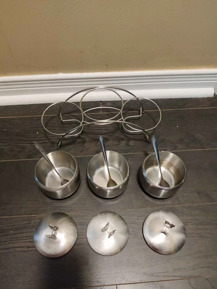 Used stainless steel seasoning containers set - photo 5