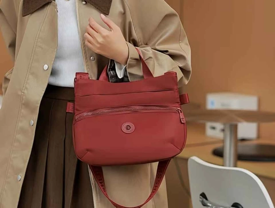 Brand new premium nylon large capacity crossbody bag - photo 3