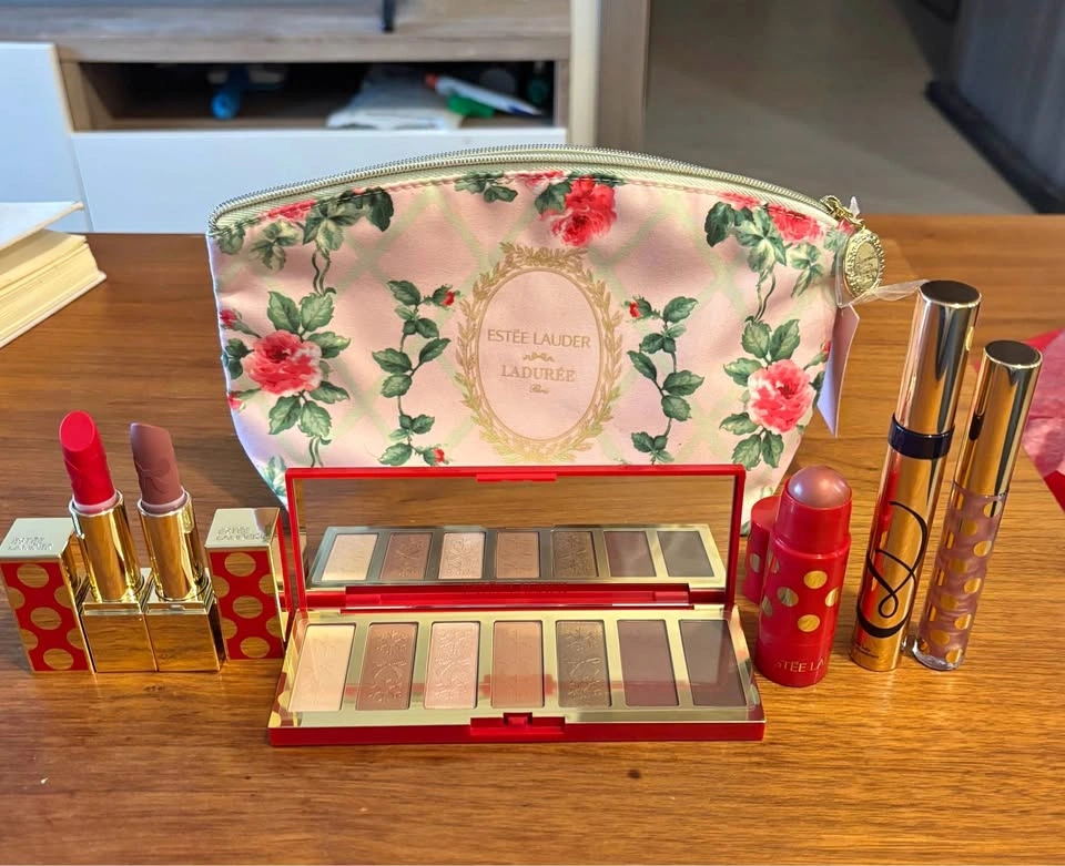 Estée Lauder 7-piece makeup set (2025 Holiday Blockbuster)