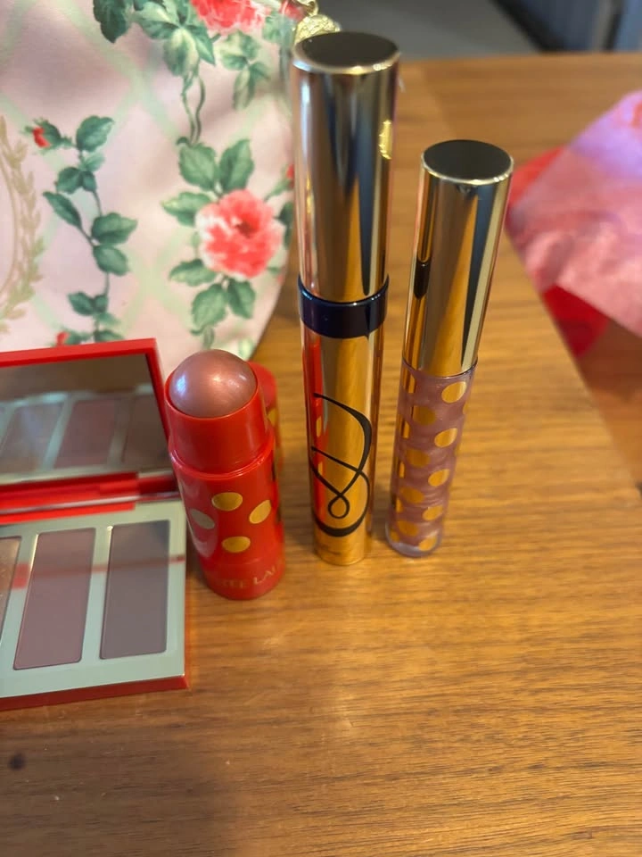 Estée Lauder 7-piece makeup set (2025 Holiday Blockbuster) - photo 4