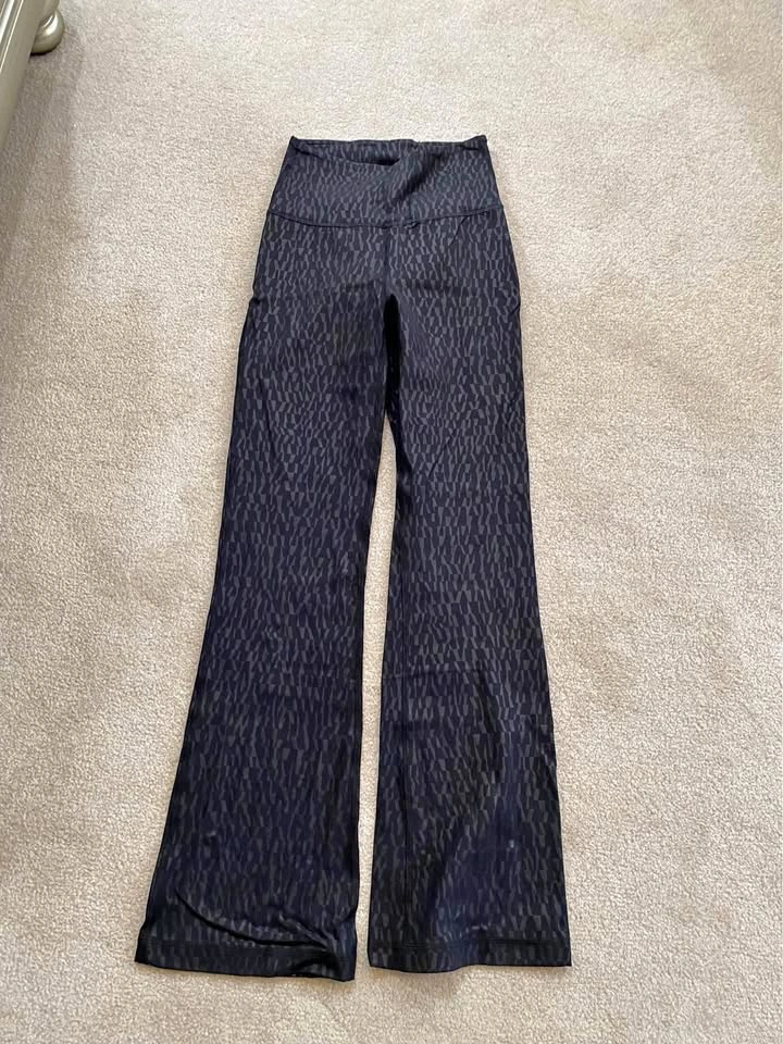 Lululemon Pants - Size 4