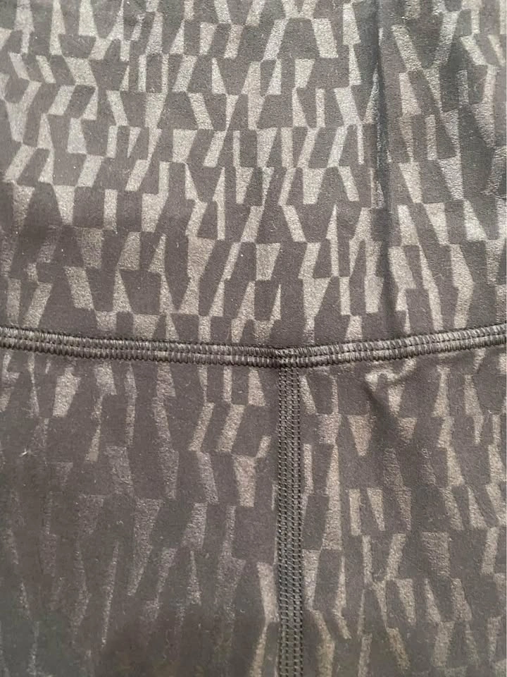 Lululemon Pants - Size 4 - photo 2