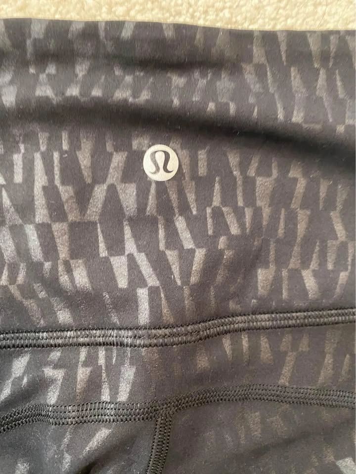 Lululemon Pants - Size 4 - photo 3