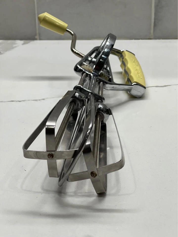 Vintage Maynard Stainless Steel Rotary Hand Mixer - photo 3