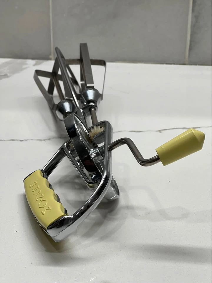 Vintage Maynard Stainless Steel Rotary Hand Mixer - photo 4