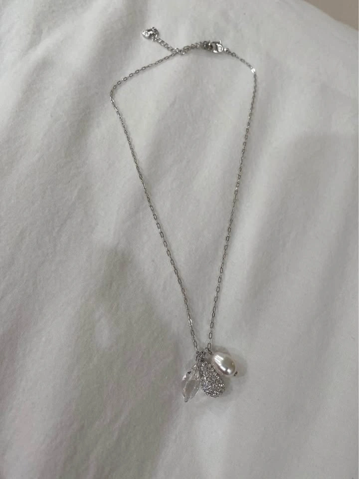 Swarovski Necklace (pearl and crystals) - photo 3