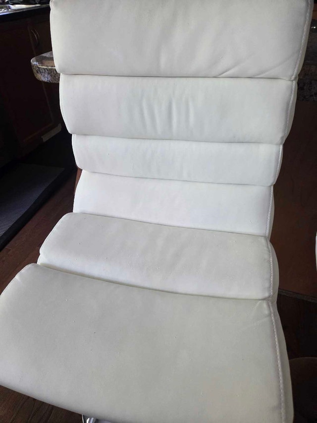 Pair of Whalen Regent Adjustable Barstools - photo 5