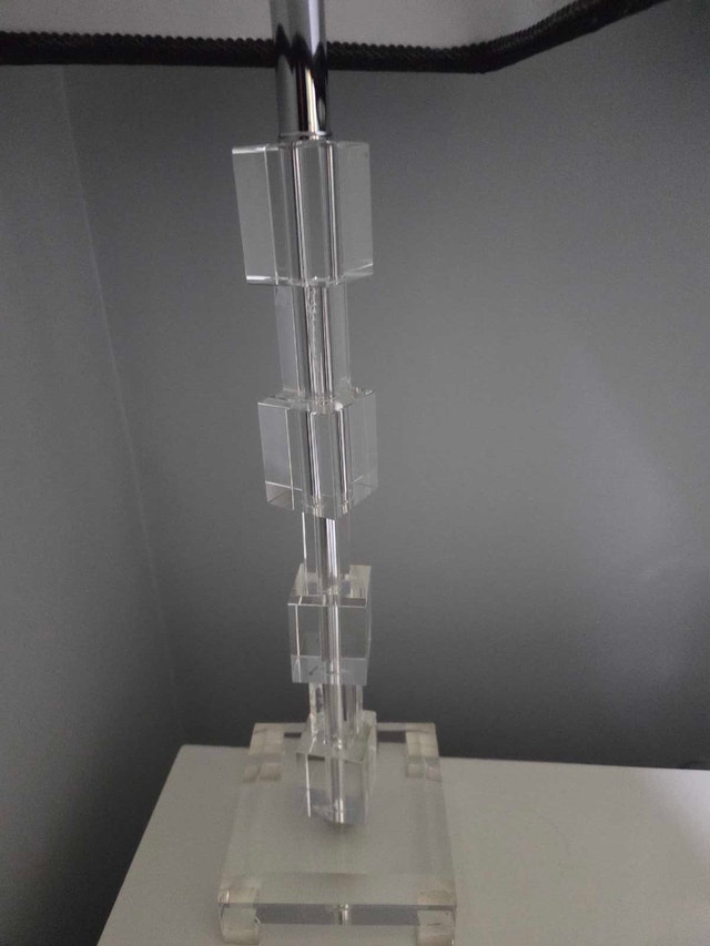 Pair of Modern Stacked Crystal Lamps - photo 4