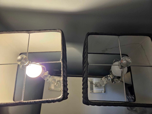 Pair of Modern Stacked Crystal Lamps - photo 5